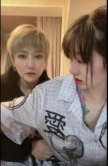 【合集下载】收集抖音快手各类平台那些网络妓反差婊主播无底线走光露奶露B【193V / 3.95GB】-PR社福利姬 【合集下载】收集抖音快手各类平台那些网络妓反差婊主播无底线走光露奶露B【193V / 3.95GB】-PR社福利姬