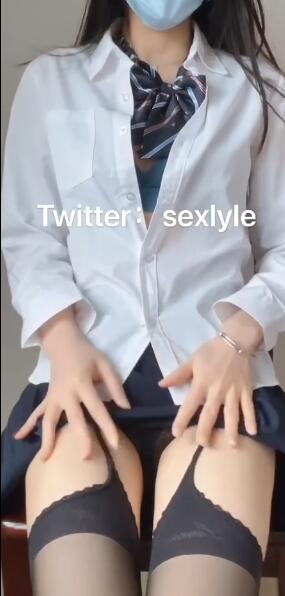 【合集下载】楽児酱sexlyer 【58V 10GB】-PR社福利姬