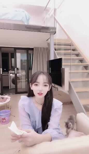 抖音52万粉丝【马预预】绿播平台跳蛋整活~太刺激了-PR社福利姬