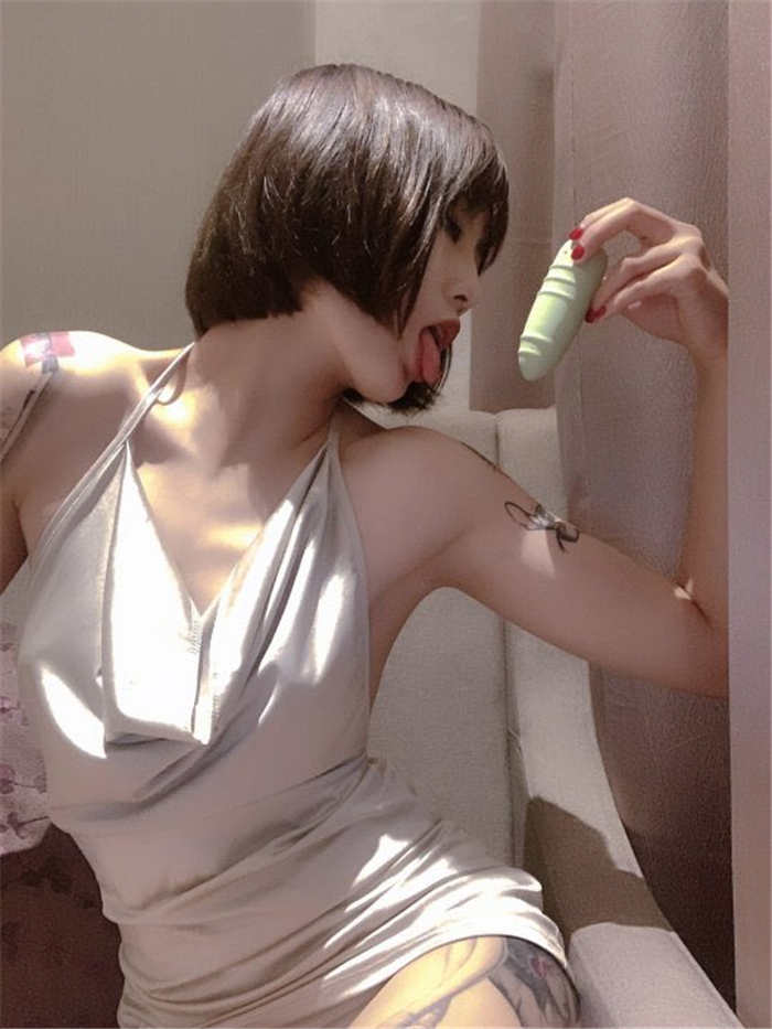 【合集下载】极品嫩妹 吃一口九水 10套 [32V 3.97GB ]-PR社福利姬