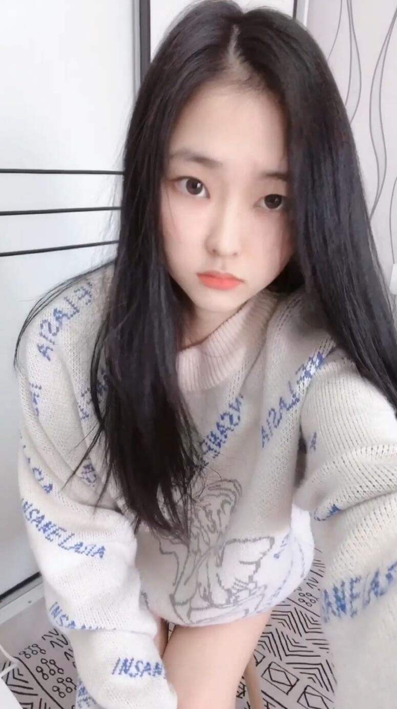 【合集下载】[芋喵喵] 你们都在求的超可爱露脸 福利美女  【21V 8.5G】-PR社福利姬