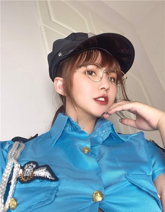 张思允Nice – 女警制服[35P/7V/106MB]