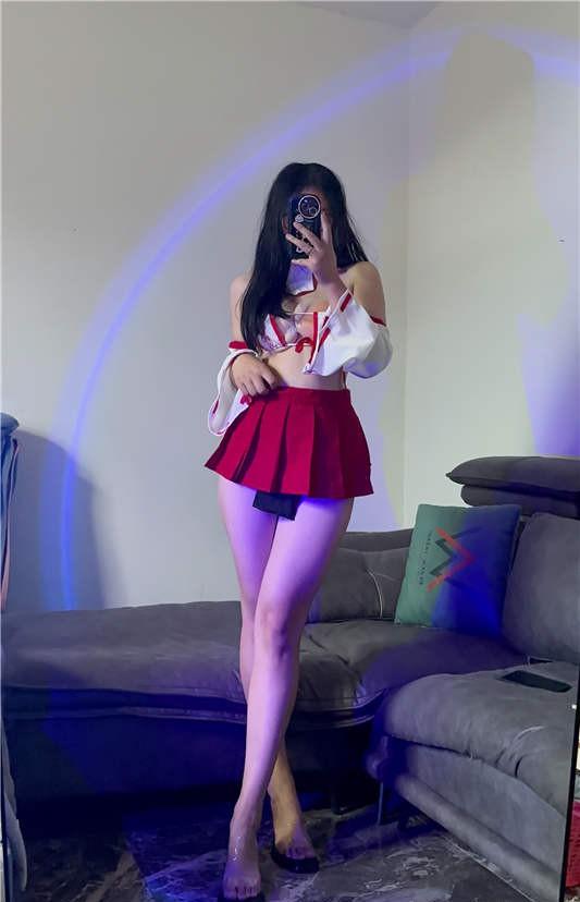 秋不吃鱼 – 红色超短 [35P/62MB]