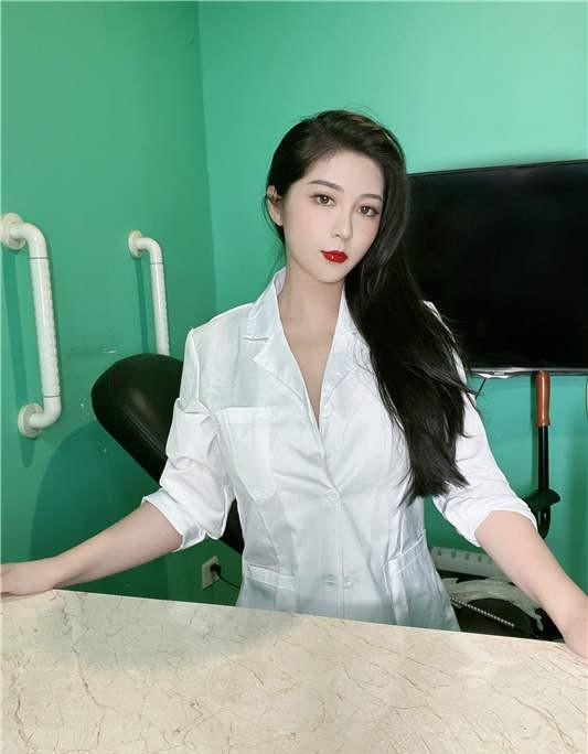 120斤的小王同学 – 反差医生 [40P/1V/601MB]