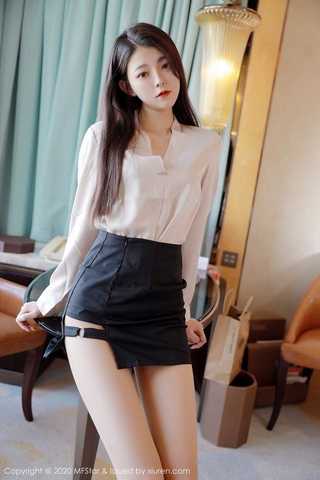 [MFStar模范学院]2020.11.30 VOL.418 Laura苏雨彤[41P372M]