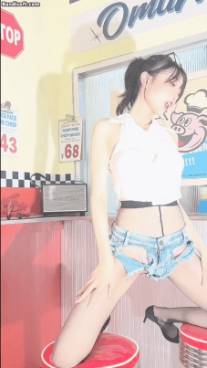 【永久专享】秀人网 玥儿玥性感黑丝 丁字裤 创可贴奶 脱衣脱丝诱惑