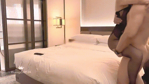 高富帅健身达人『Kenny’s』众多骚婊成倒贴母狗③(磁力)