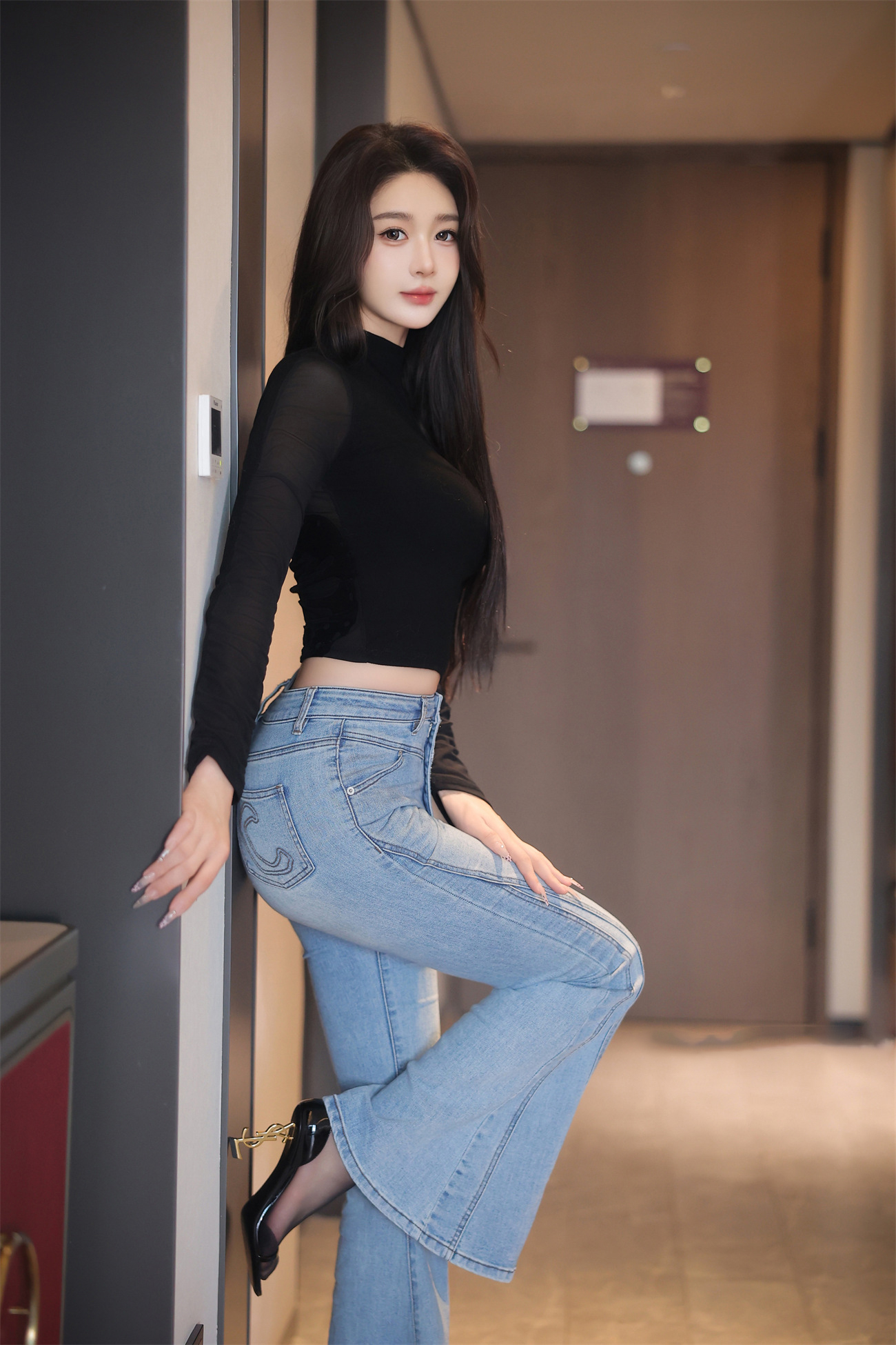 【永久专享】✨秀人网 candy糖糖✨高颜值极品美女 牛仔裤黑丝骚丁漏点81P原版图+2V