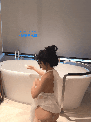 【独家破解资源】✨秀人网 谭小灵✨真空无内漏毛 泡泡浴漏奶头+剧情被下药91P原图+3V